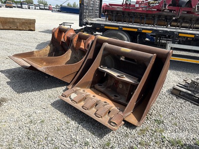 Qty of (4) Excavator Bucket