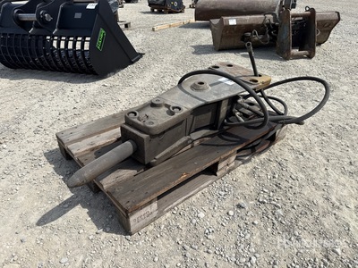 Bobcat 2560 Hydraulic Breaker
