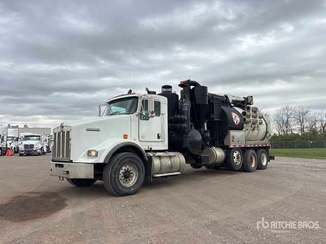 Vactor HXX on 2013 Kenworth T800 8x4 Vacuum Excavator Truck