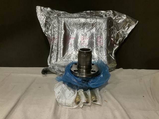 (115) Coupling Assemblies, (1) Bracket, (2) Gear Carriers & Assorted Items (115) Coupling Assemblies, (1) Bracket, (2) Gear Carriers & Assorted Items