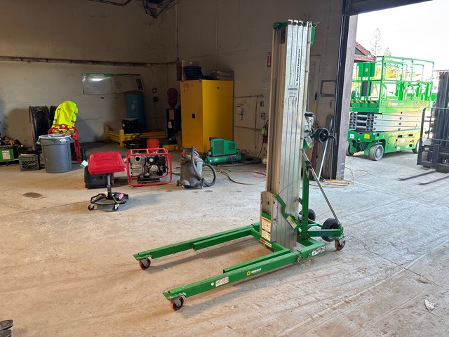 2018 Genie SLC-24 Material Hoist