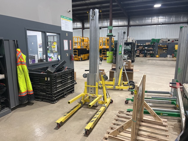 2023 Sumner 2118 Material Hoist