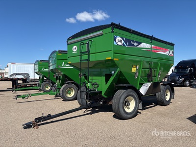 2022 J&M 755 755 bu T/A Grain Wagon