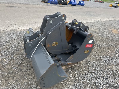 Strickland Excavator Bucket - Fits Devlon DX60/62/63
