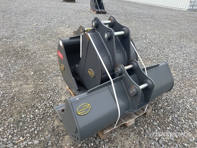 Strickland Excavator Bucket - Fits Devlon DX60/62/63
