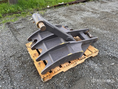 28 in Hydraulic Excavator Thumb - Fits Volvo ECR235