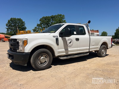 2017 Ford F-250 XL 4x2 Extended Cab Pickup