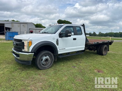 2017 Ford F-450 XL 4x2 Extended Cab Flatbed Truck