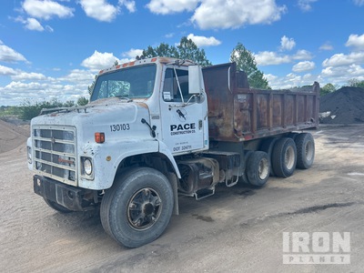 1986 International 2375 8x4 Tri/A Dump Truck