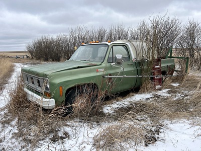 GMC 2500 4x2 Pickup (Inoperable)