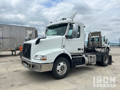 2015 Volvo VNR42T 4x2 S/A Dagcabine Trekker (Inoperable)