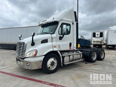 2016 Freightliner Cascadia  113 6x4 Cabeza Tractora Cabina Corta