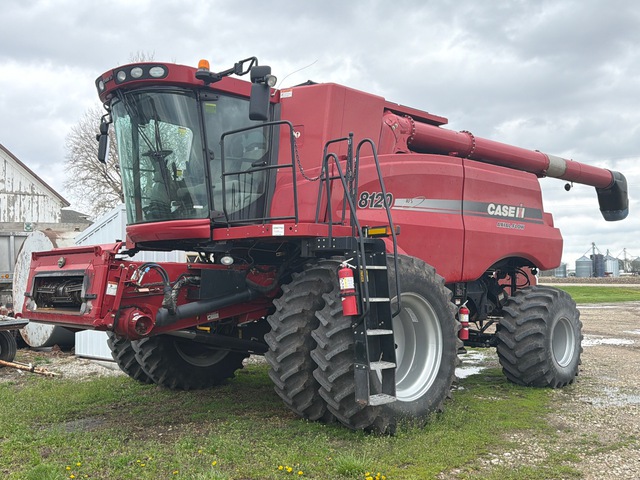 Case IH 8120 4x4 Combine Harvester