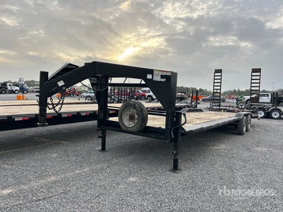 2019 Texas Pride EQ72614KGN T/A Gooseneck Equipment Trailer