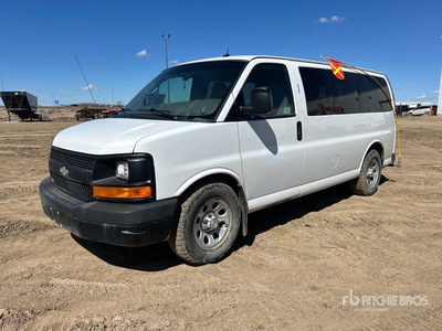 2014 Chevrolet Express 1500 8 Passenger Van