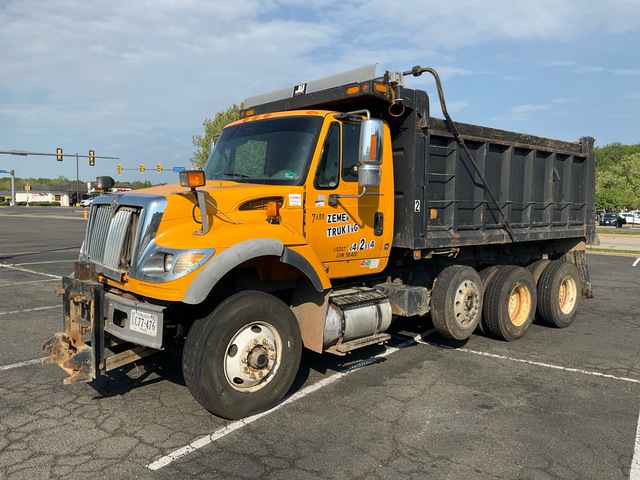 2003 International 7600 8x4 Tri/A Dump Truck