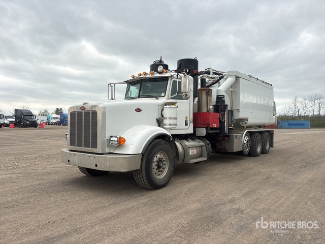 2013 Peterbilt 567 8x4 Vacuum Excavator Truck