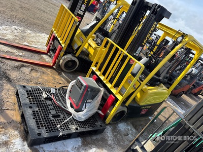 Hyster J40XNT 3750 lb Electric Forklift