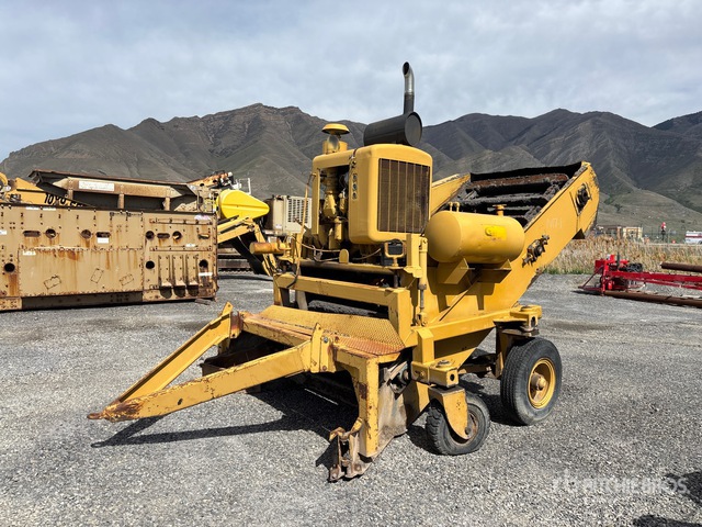 Clarco Towable Windrow Elevator