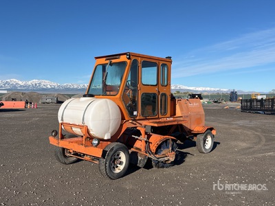 1994 Broce RJ300 Self-Propelled Broom