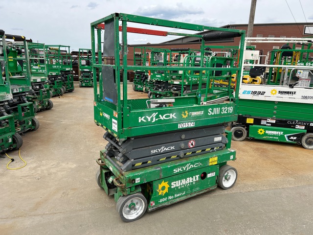 2015 Skyjack SJIII-3219 Electric Scissor Lift