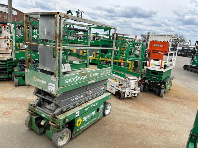 2015 Skyjack SJIII-3219 Electric Scissor Lift