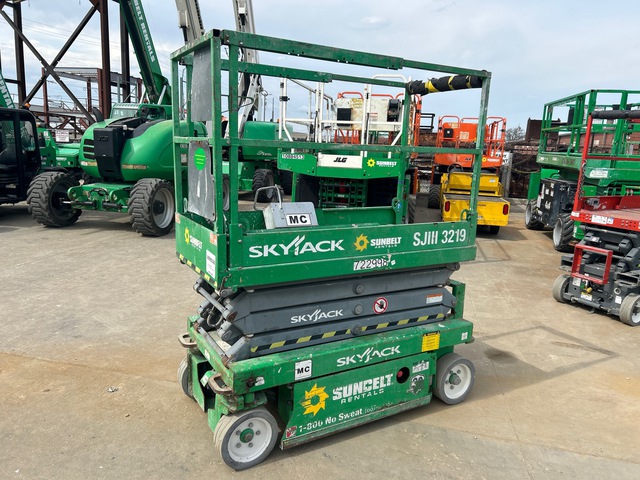 2015 Skyjack SJIII-3219 Electric Scissor Lift
