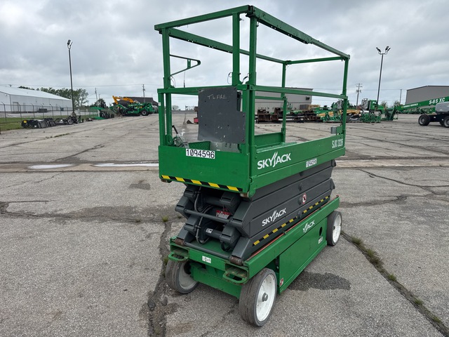 2018 Skyjack SJIII 3226 Electric Scissor Lift