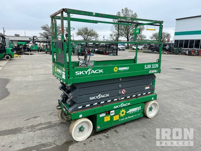 2016 Skyjack SJ III 3226 Electric Scissor Lift
