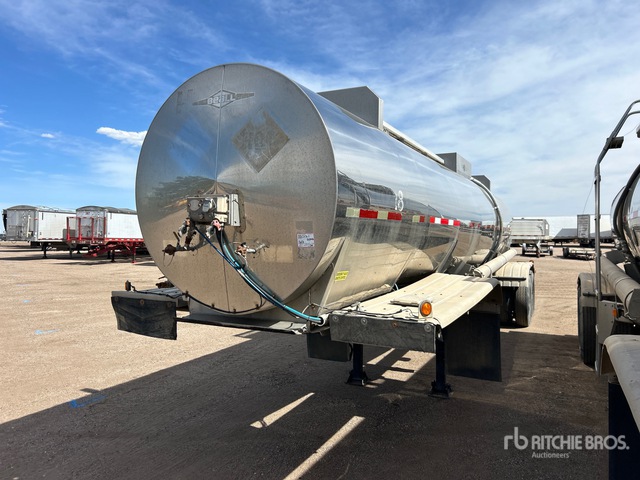 1999 Beall 4000 gal T/A Tanker Trailer