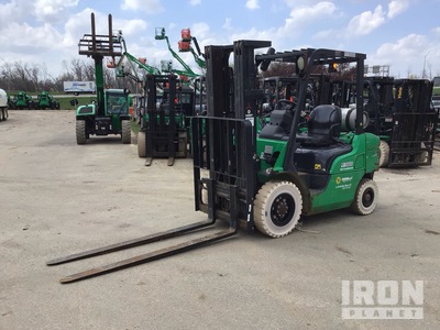 2016 Mitsubishi FG25NGLP 4500 lb Pneumatic Tire Forklift