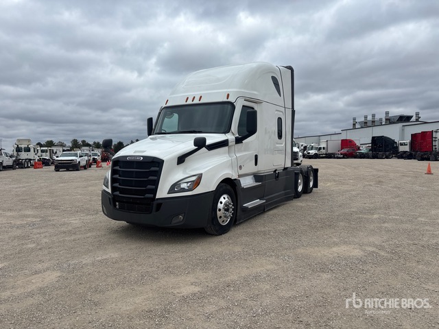 2022 Freightliner Cascadia 126 6x4 T/A Sleeper Truck Tractor