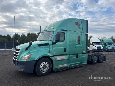 2020 Freightliner Cascadia 126 6x4 T/A Sleeper Truck Tractor