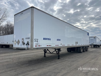 2005 Manac 53 ft x 102 in Tri/A Przyczepa furgon