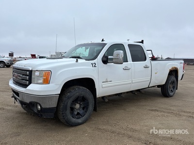 2012 GMC 3500HD 4x4 Crew Cab بيك اب