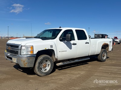 2014 Chevrolet Silverado 3500HD 4x4 Crew Cab Pickup