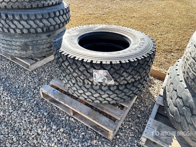 Quantity of (2) Kumho KMD360c 11R22.5 Tires (Unused)