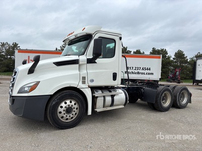 2020 Freightliner Cascadia 126 6x4 T/A Day Cab Truck Tractor