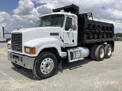 2012 Mack CHU613 6x4 T / A-kiepwagen