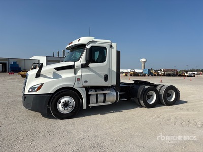 2018 Freightliner Cascadia 126 6x4 Ciągnik siodłowy T/A z kabiną dzienną