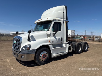 2017 Freightliner Cascadia 125 6x4 T/A Day Cab Truck Tractor