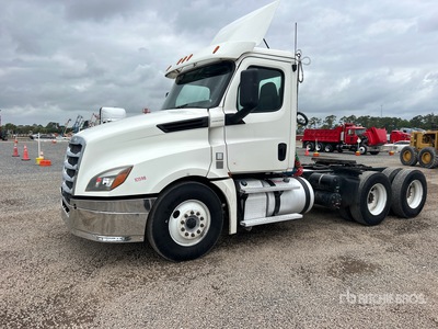 2019 Freightliner Cascadia 126 6x4 T/A Day Cab Truck Tractor