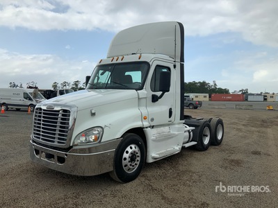 2019 Freightliner Cascadia 125 6x4 T/A Day Cab Truck Tractor