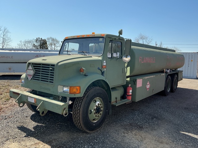 2002 International 4900 6x4 Aircraft Refueling Truck