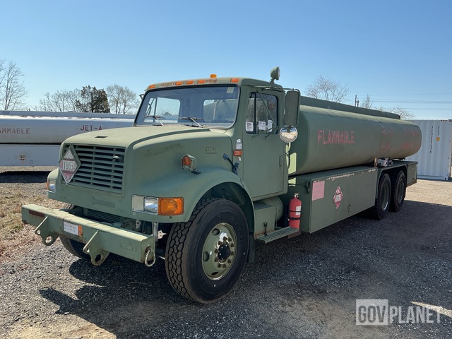 2002 International 4900 6x4 Aircraft Refueling Truck