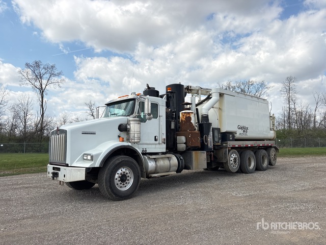 GapVax HV-55 on 2013 Kenworth T800 10x4 Vacuum Excavator Truck