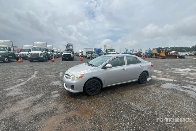 2T1BU4EE0DC969981 Toyota Corolla Photo 1