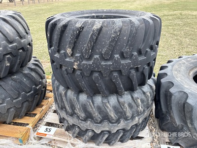 Quantity of (2) Floater إطارات المعدات