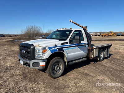 LiftMoore Straight Boom on 2012 Ford F-350 XL 4x4 Platte vrachtwagen met kraan