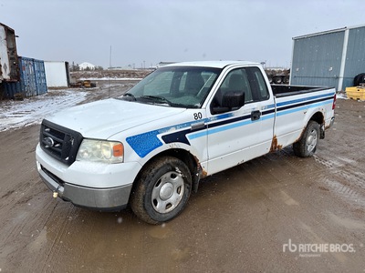 2005 Ford F-150 XL 4x2 Pickup